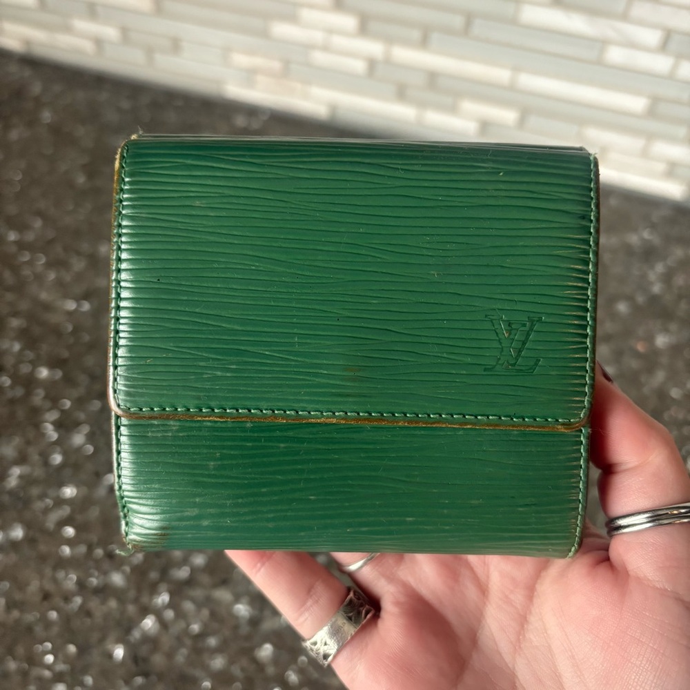 Louis Vuitton Epi Leather Elise Wallet